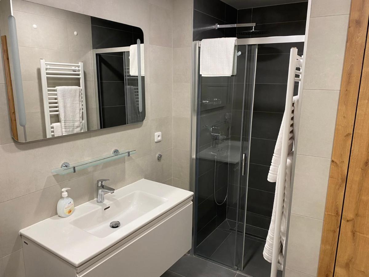 Klicperovo 3Kk Appartement Hradec Králové Buitenkant foto