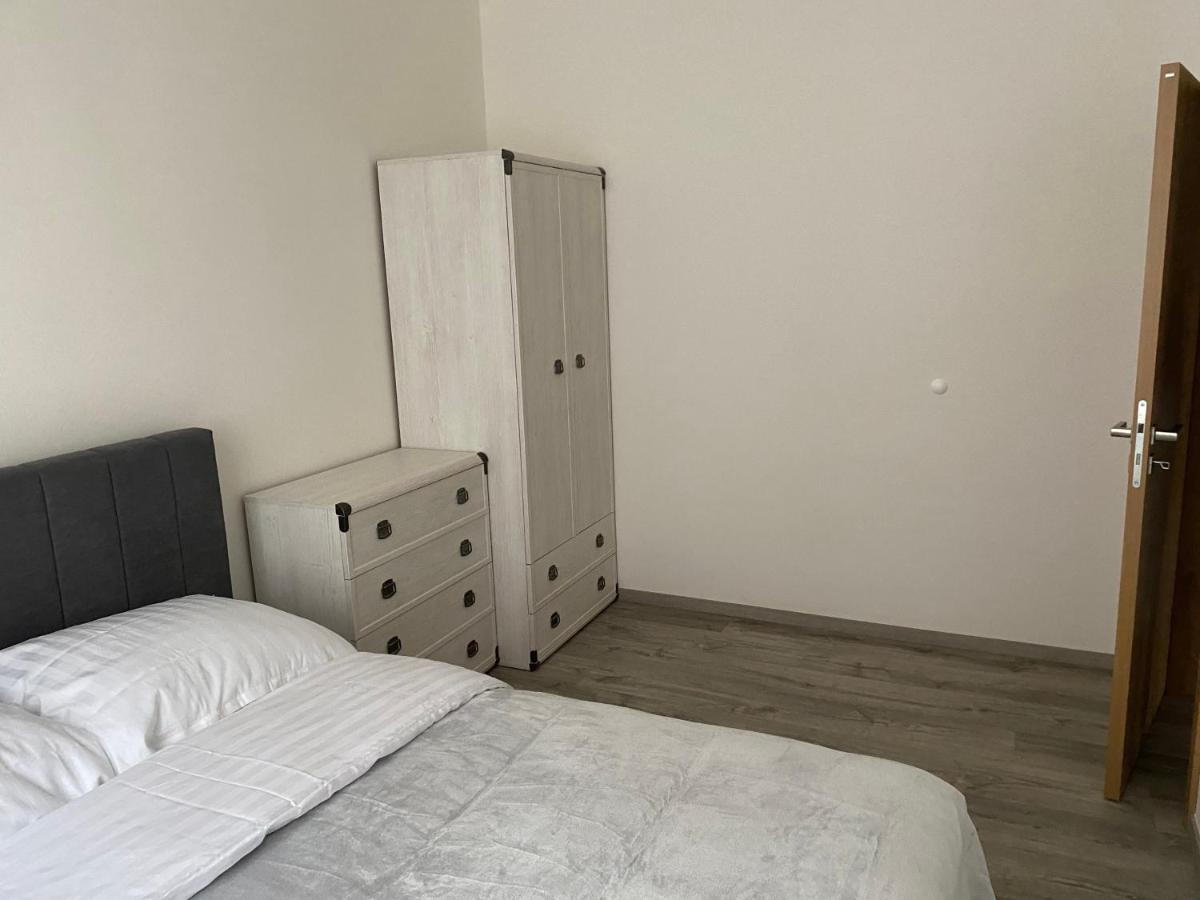 Klicperovo 3Kk Appartement Hradec Králové Buitenkant foto